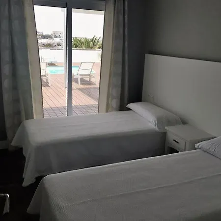 Playa Blanca Sleeps 6 Pool Air Con Wifi Hébergement de vacances *