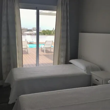 Hébergement de vacances Playa Blanca Sleeps 6 Pool Air Con Wifi *