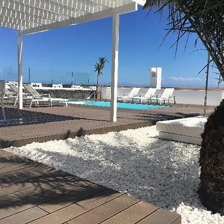 Playa Blanca Sleeps 6 Pool Air Con Wifi Hébergement de vacances